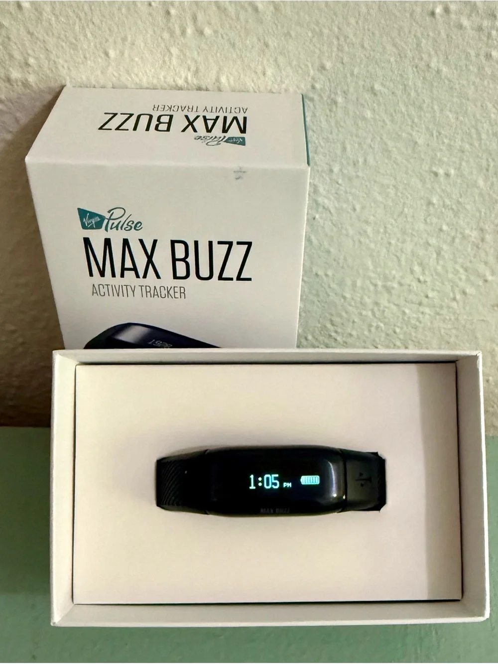 Max Buzz Activity Tracker - Black
